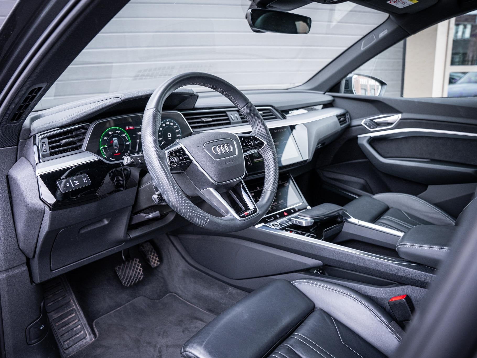 Audi e-tron Sportback 55 quattro S edition 95 kWh - Pano l H, Auto's, Automaat, Zwart, 95 kWh, Vierwielaandrijving