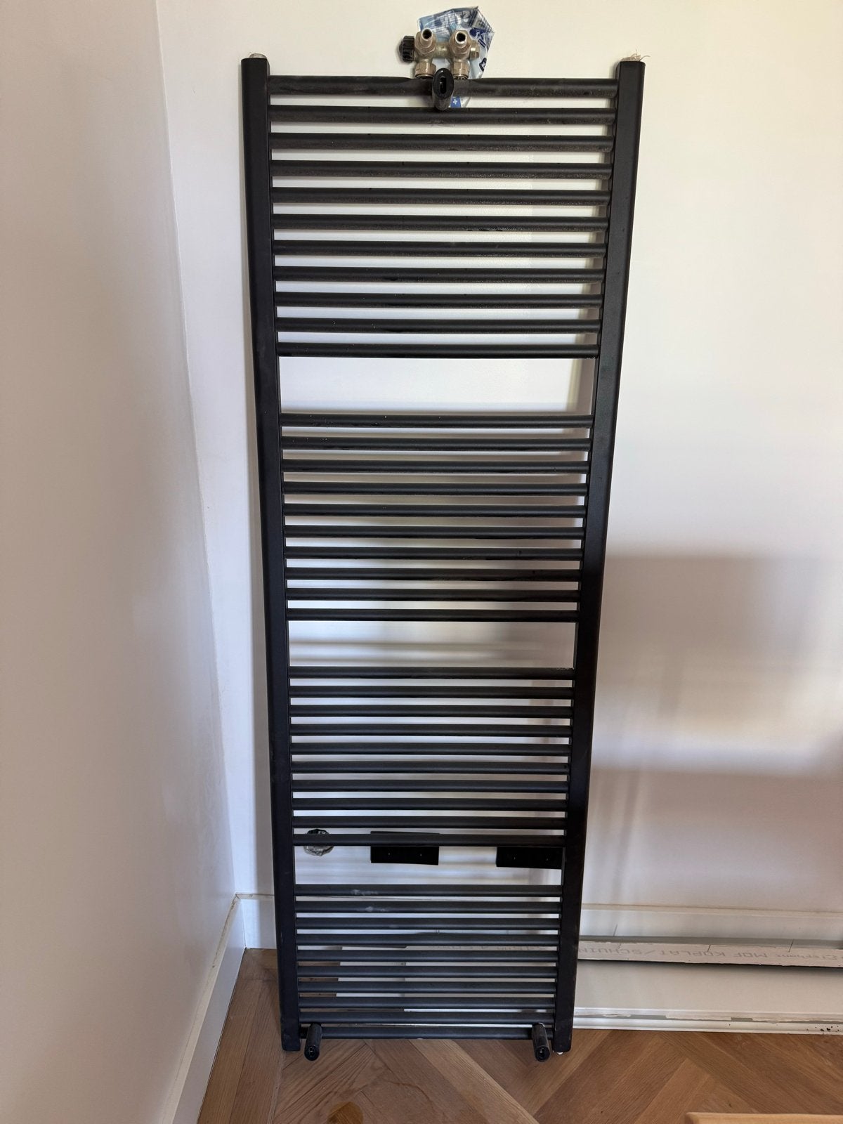 Nieuwe Zwarte handdoekradiator, Radiator, Ophalen of Verzenden, 60 tot 150 cm, 80 cm of meer