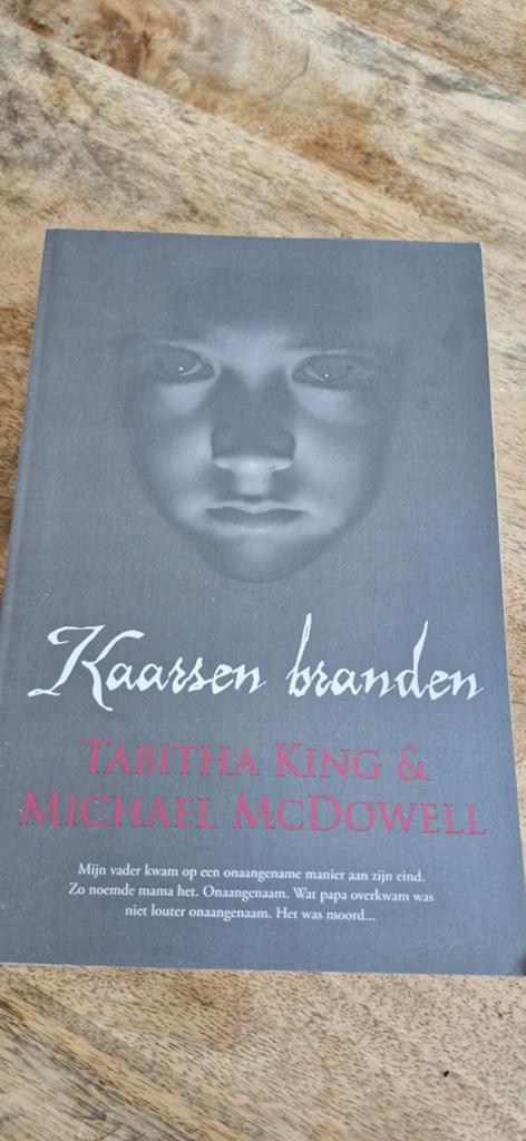 Kaarsen branden - Tabitha King & Michael McDowell, Ophalen of Verzenden, Gelezen, Tabitha King & Michael McDowell, Amerika