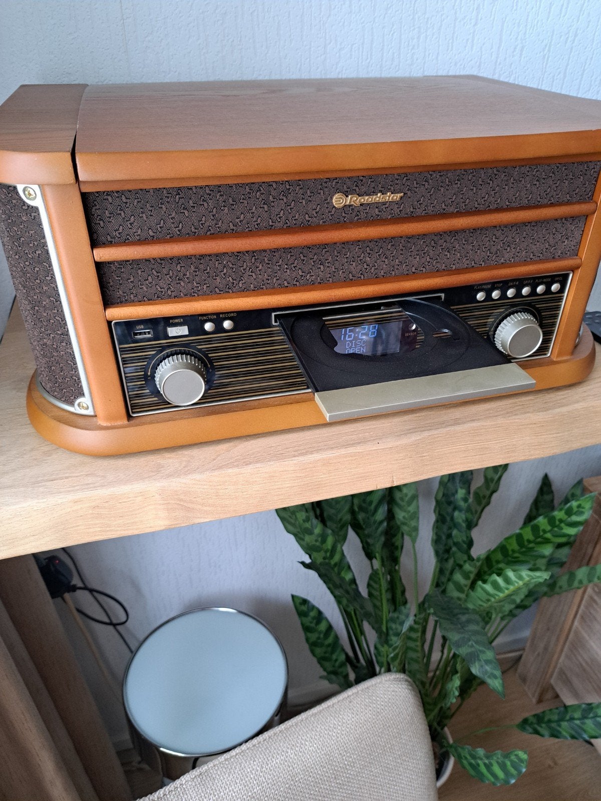 Roadstar radio platenspeler, Ophalen