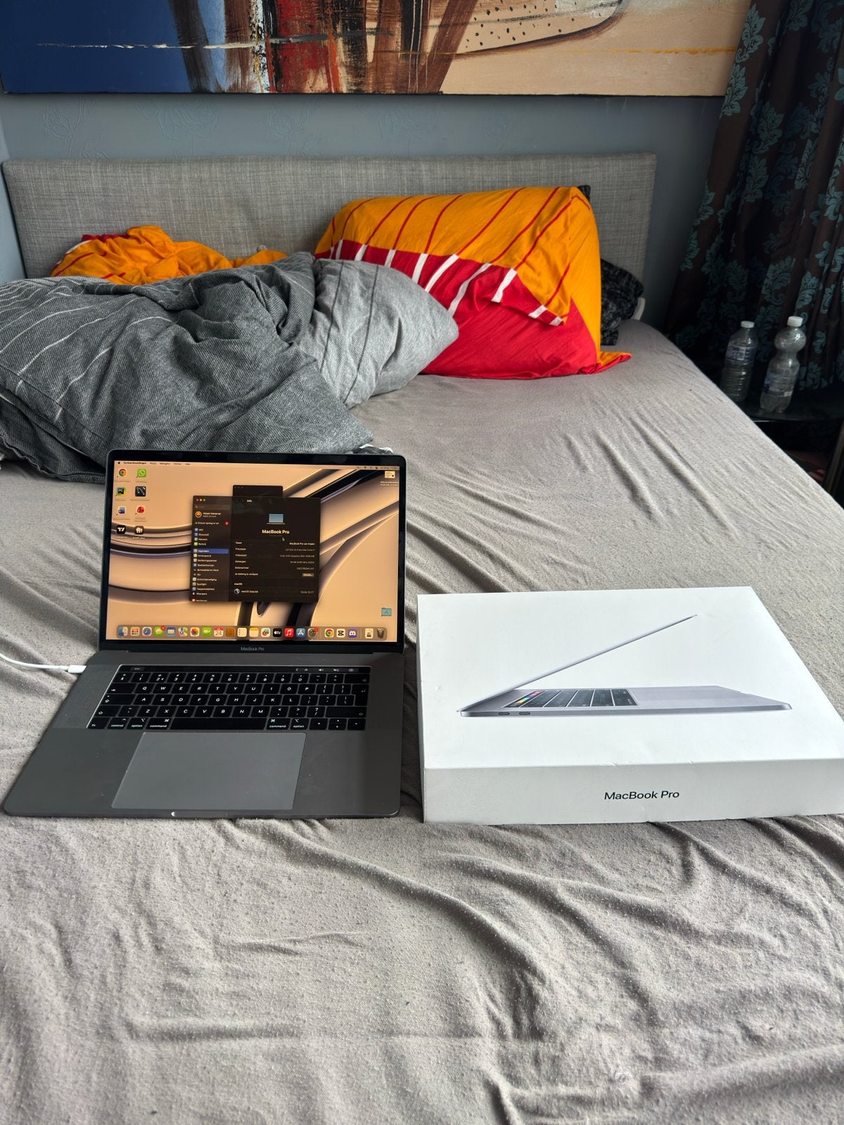 MacBook Pro 2019 15 inch - i7 - 16GB RAM - 256GB SSD, MacBook Pro, 256 GB, 2 tot 3 Ghz, Ophalen of Verzenden