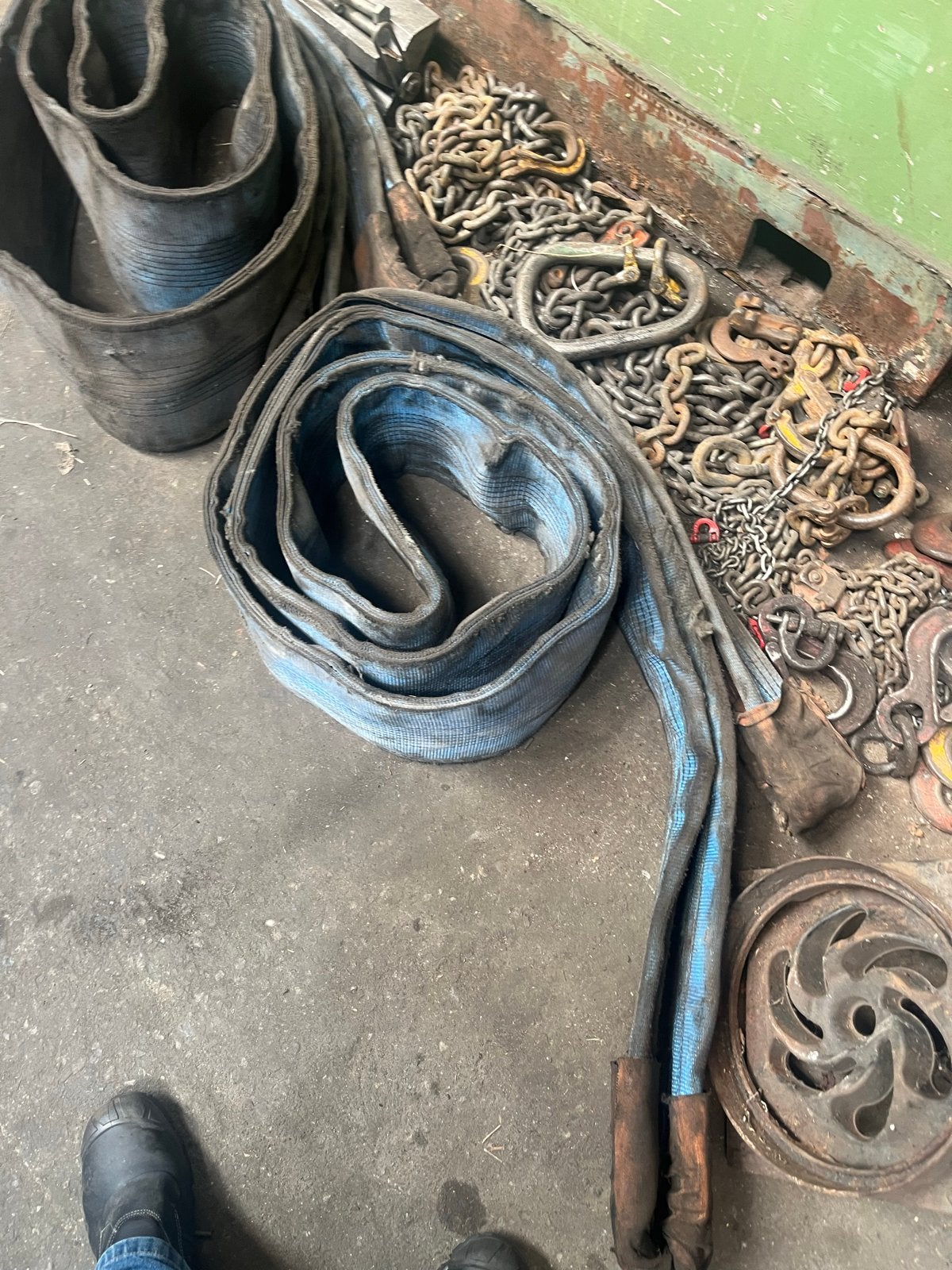 2 zware hijsbanden 3/4 meter lang, 30 cm breed, Ophalen