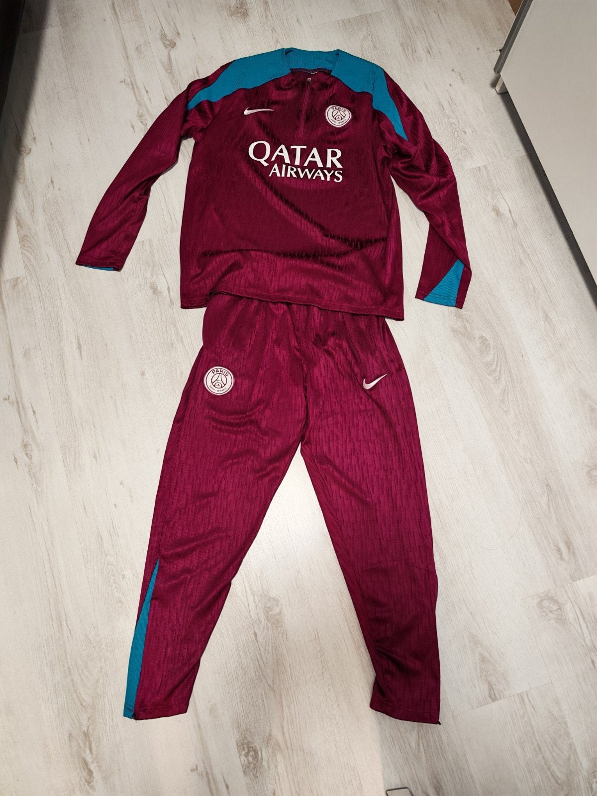 PSG Trainingspak - Maat s, Kleding | Heren, Sportkleding, Nike, Ophalen of Verzenden, Voetbal, Rood