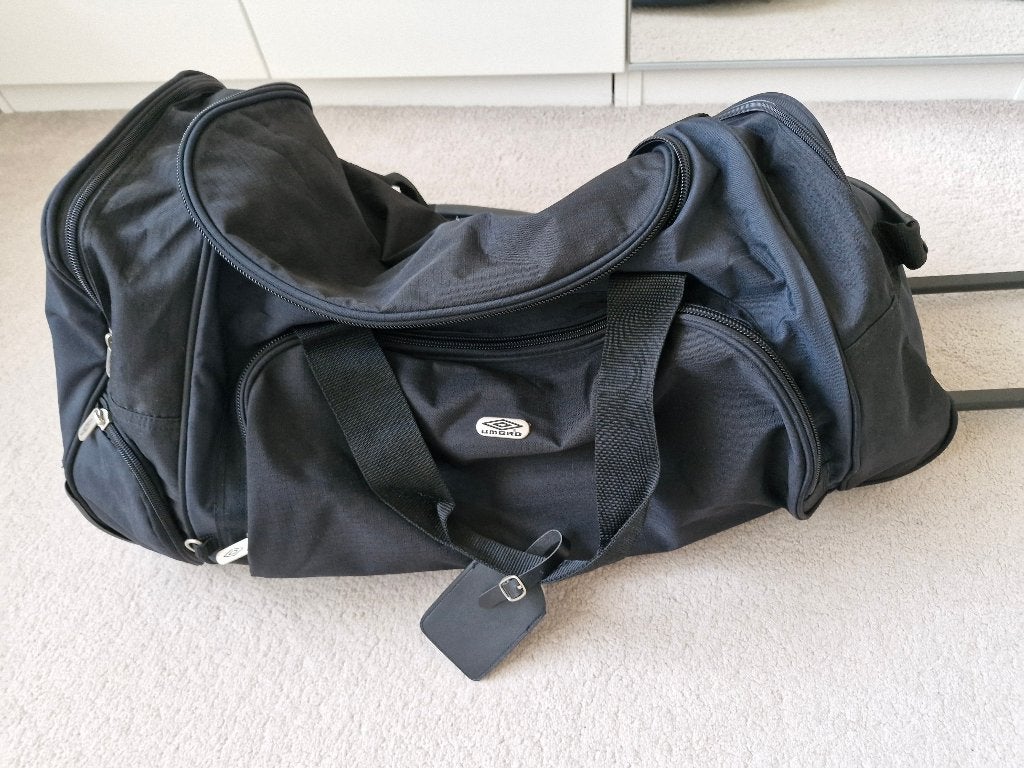 Sevige Umbro reistas, Sieraden, Tassen en Uiterlijk, Tassen | Reistassen en Weekendtassen, Zwart, Ophalen of Verzenden, 60 tot 80 cm