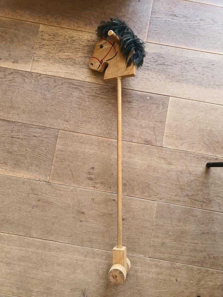 Houten stokpaardje met wielen, Ophalen, Gebruikt, Duw- of Trekspeelgoed