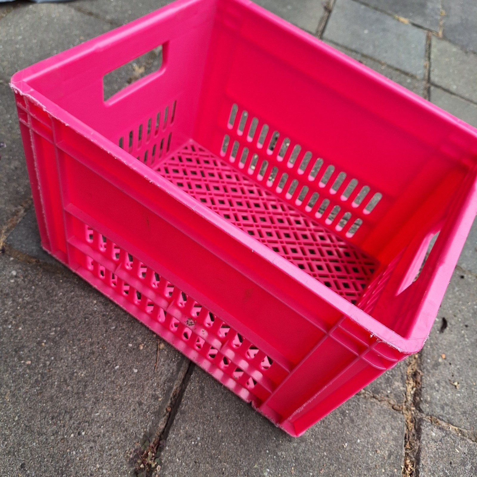 Zeer stevig roze fiets krat 35 x 43 cm, Fietsen en Brommers, Fietsaccessoires | Fietsmanden, Ophalen, Gebruikt