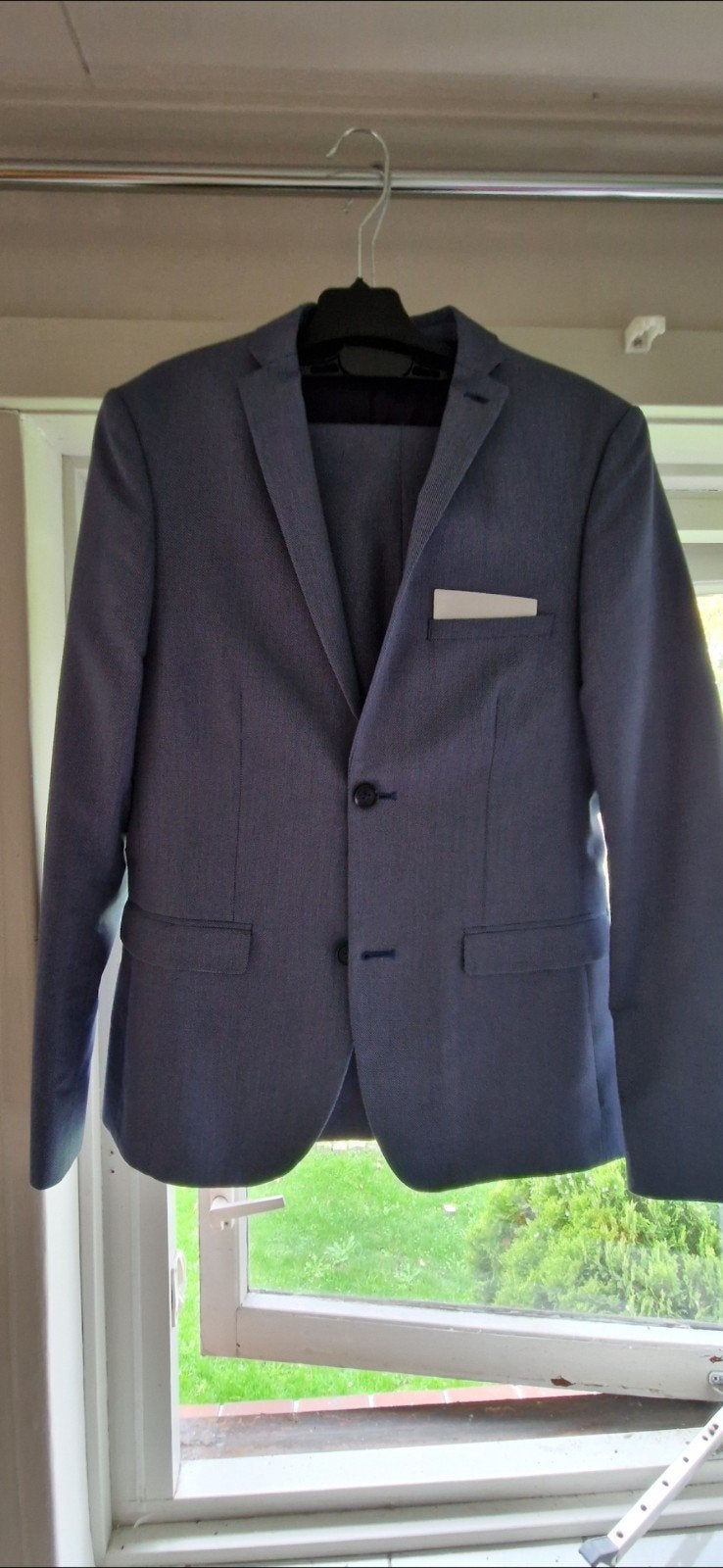 Stijlvol Herenpak van WE - Maat M, Kleding | Heren, Kostuums en Colberts, WE, Ophalen of Verzenden, Zo goed als nieuw, Maat 48/50 (M)