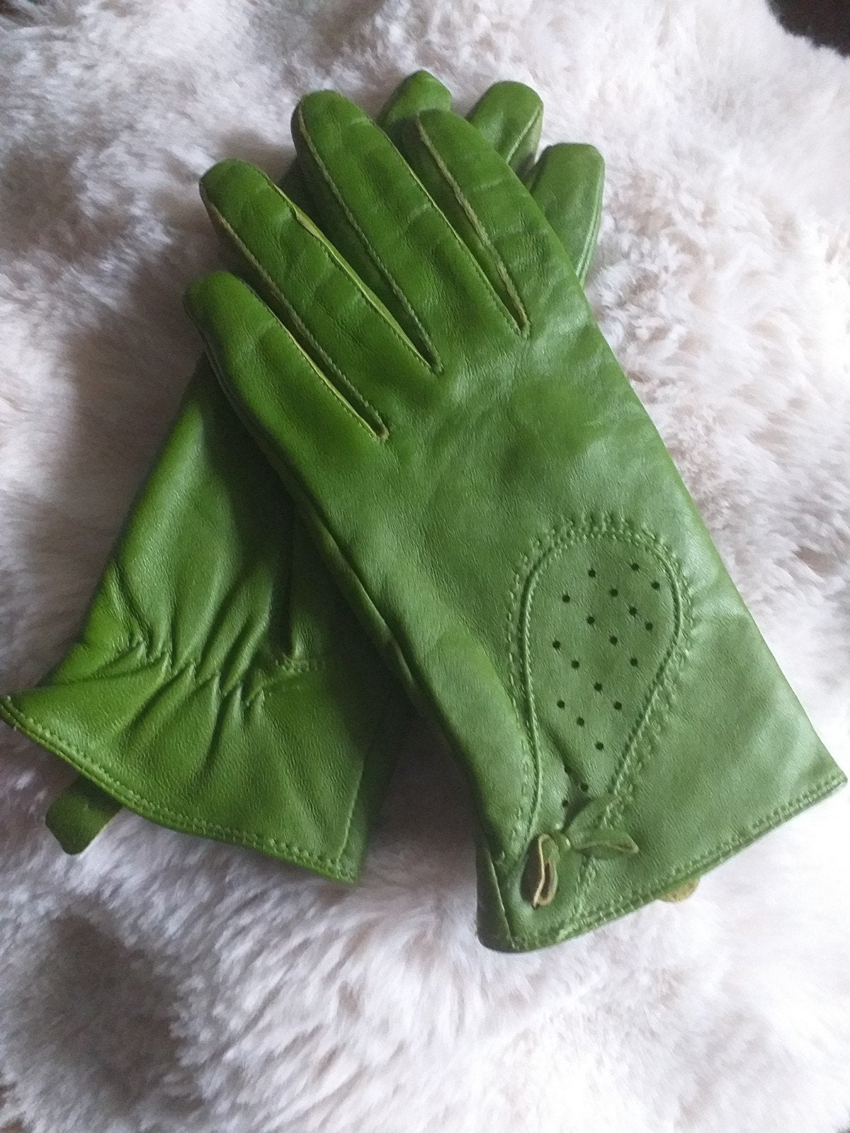 Dameshandschoenen leer, Ophalen of Verzenden, Maat 36 (S), Hema, Gedragen