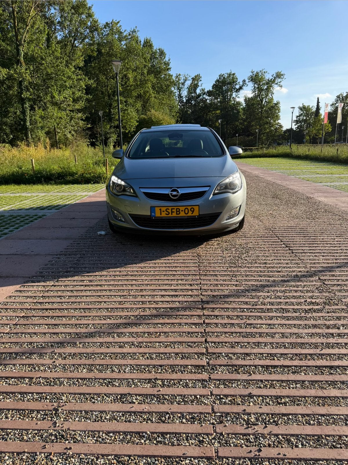 Opel Astra 1.6 Turbo 5D AUT 2010 Grijs, 730 kg, 4 cilinders, 179 pk, 14 km/l