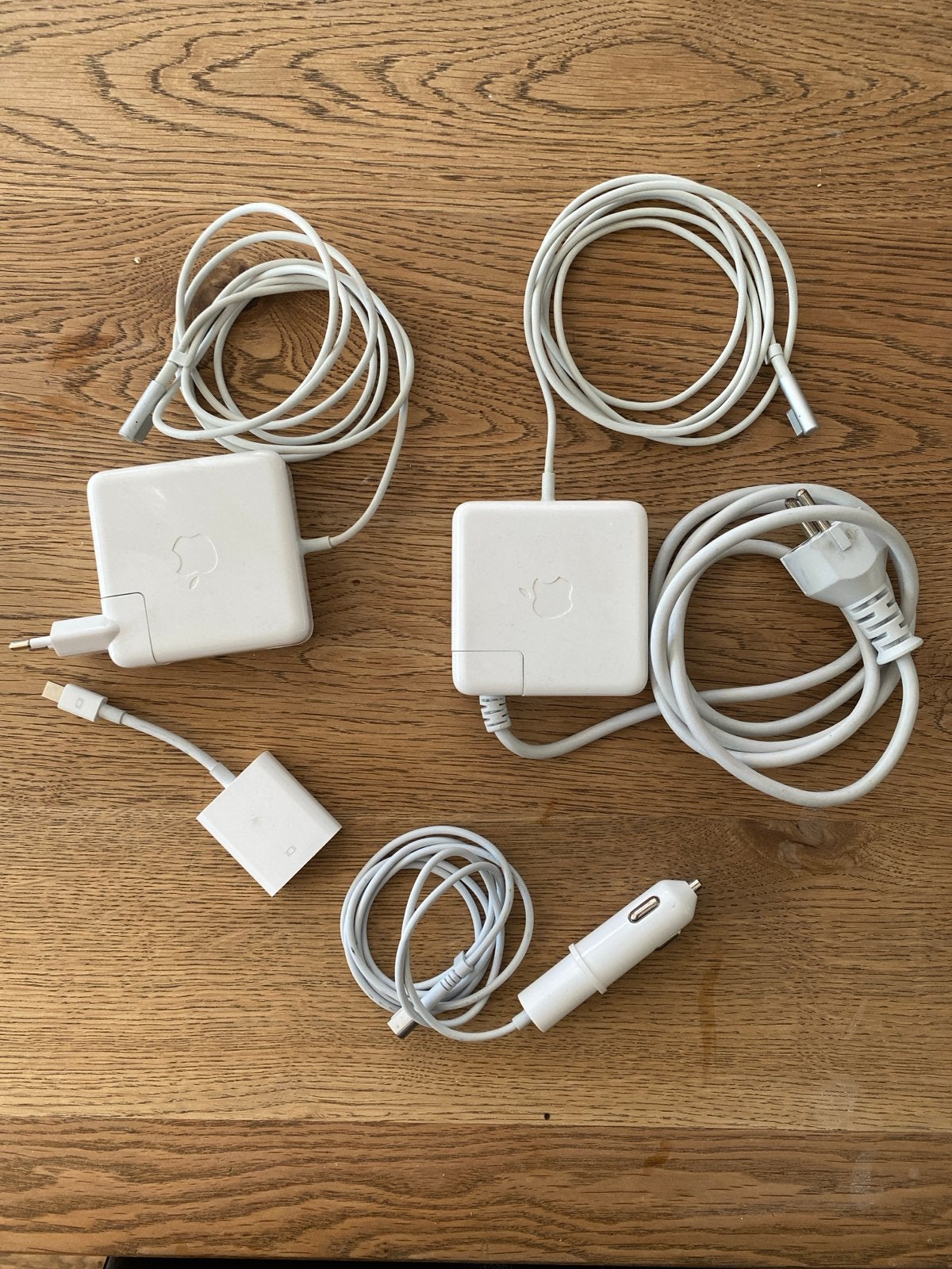 Apple MacBook opladers en VGA-adapter (origineel), Ophalen, Gebruikt