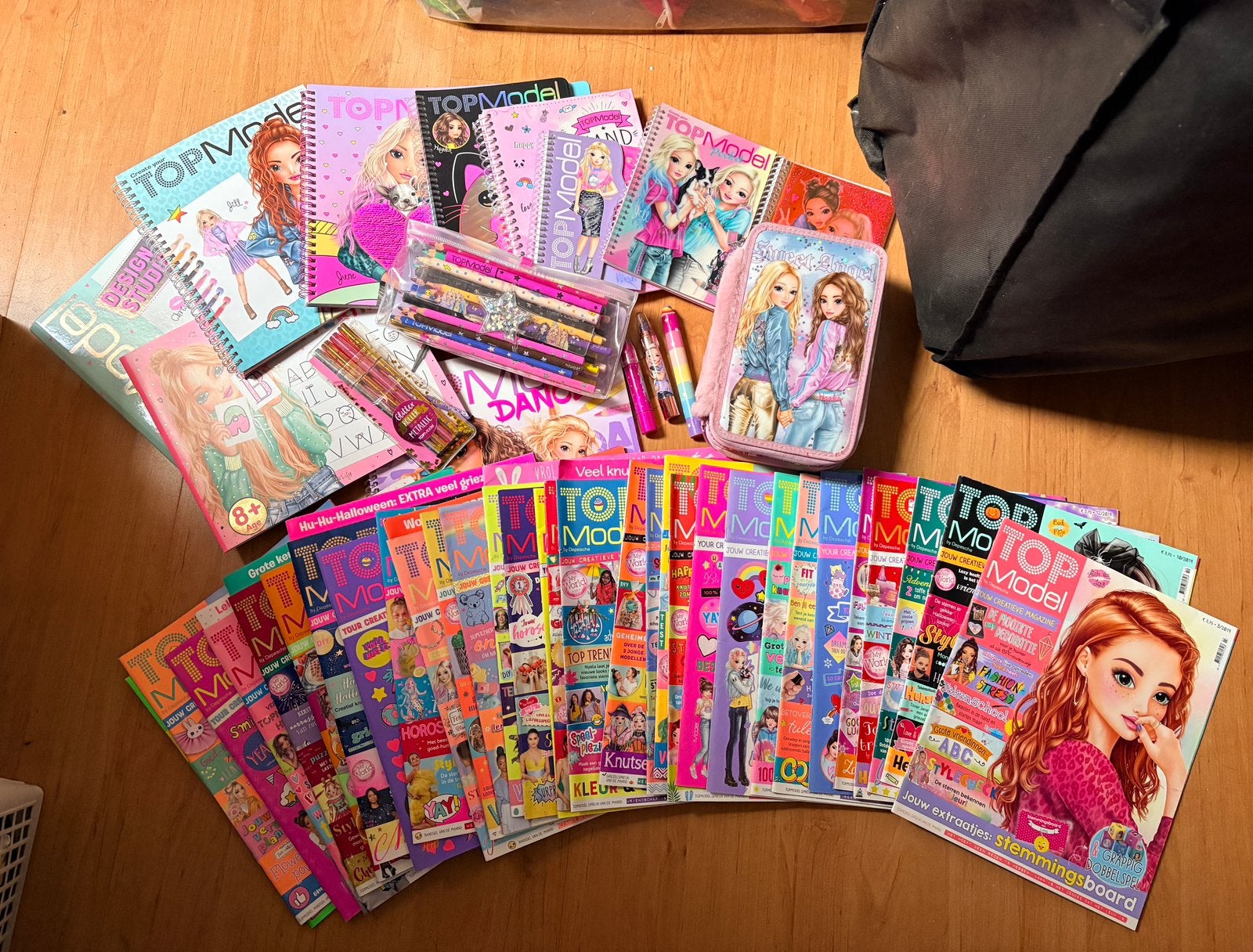 TopModel 31 tijdschriften, boeken en etuie Top Model, Ophalen, Zo goed als nieuw
