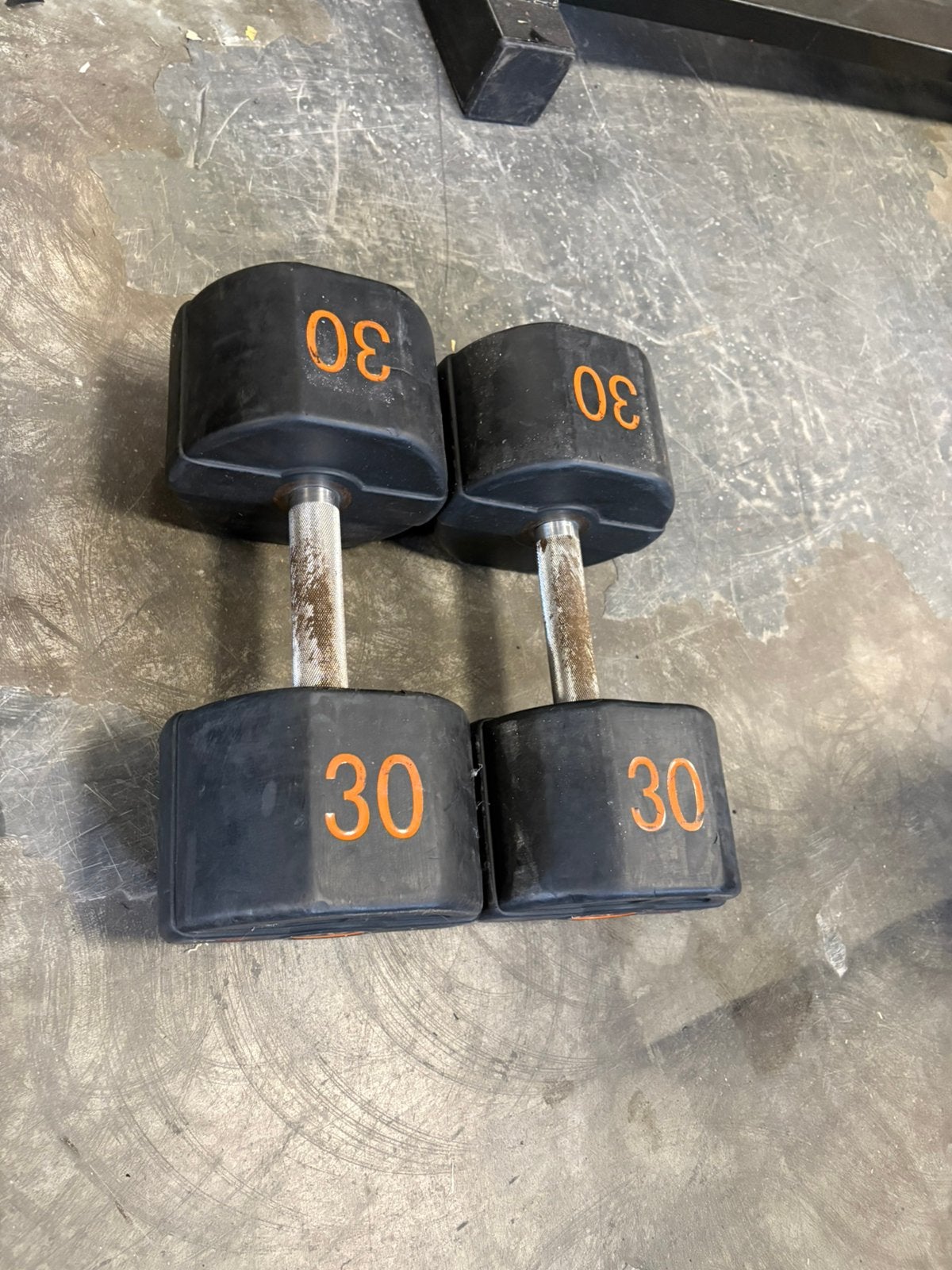2 x 30 kg lifemaxx rubberen dumbbells gewichten, Ophalen, Dumbbell, Gebruikt, Dumbbells
