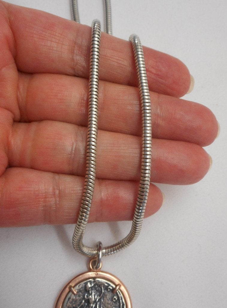 Zilveren grove slangen ketting met munt hanger nr.484, Met hanger, Verzenden, Zo goed als nieuw, Zilver