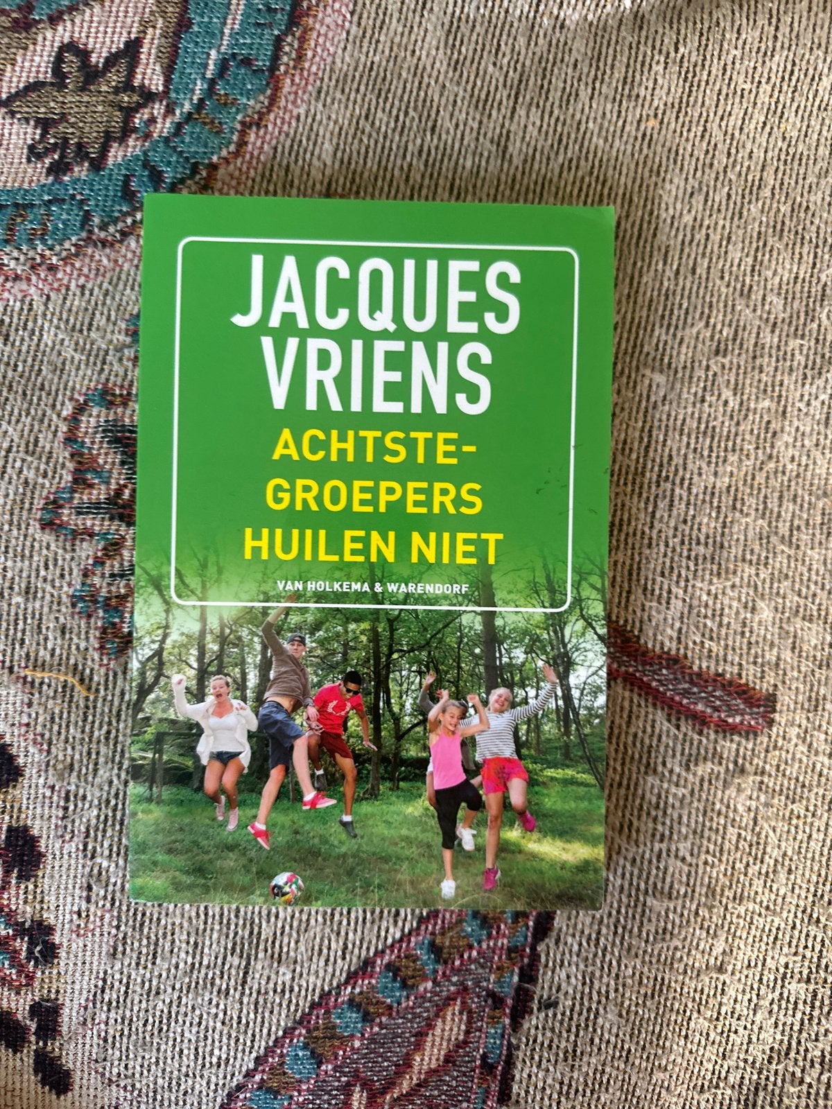 Achtste-groepers huilen niet - Jacques Vriens, Ophalen of Verzenden, Gelezen, Fictie algemeen