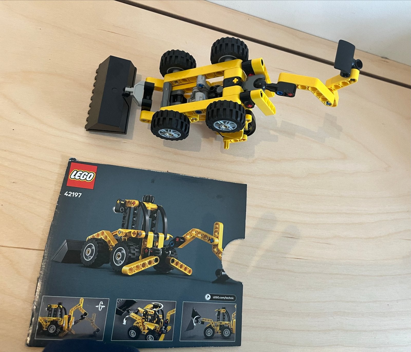 Foto 3 van LEGO Technic 42197 - Graafmachine
