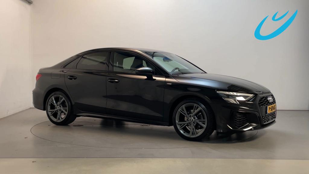 Audi A3 Limousine 30 TFSI S Edition S-Line LED Leder-Stof Na, Gebruikt, Leder en Stof, Zwart, Origineel Nederlands
