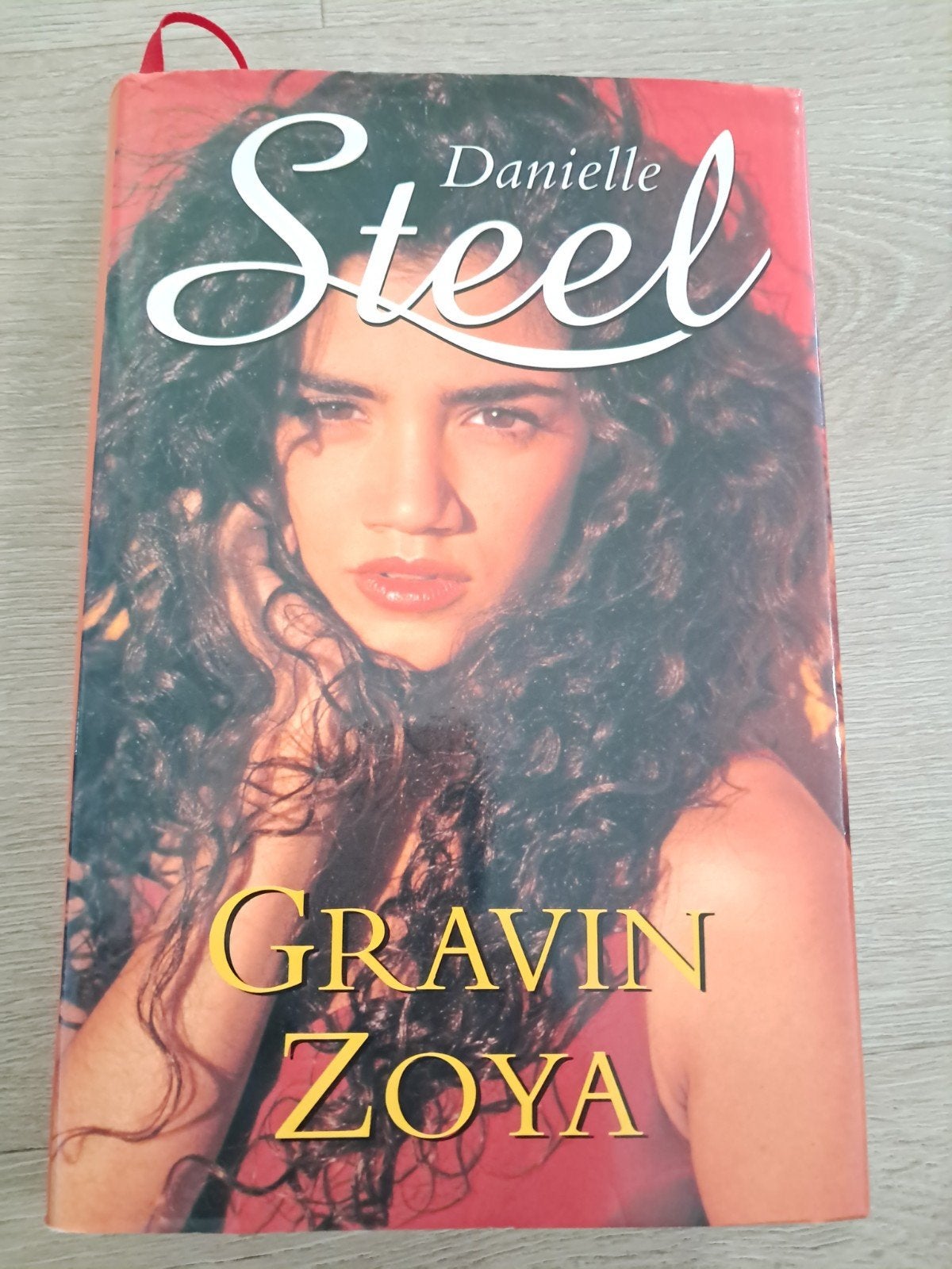 U: Danielle Steel - Gravin Zoya, Ophalen of Verzenden, Gelezen, Danielle Steel, Nederland