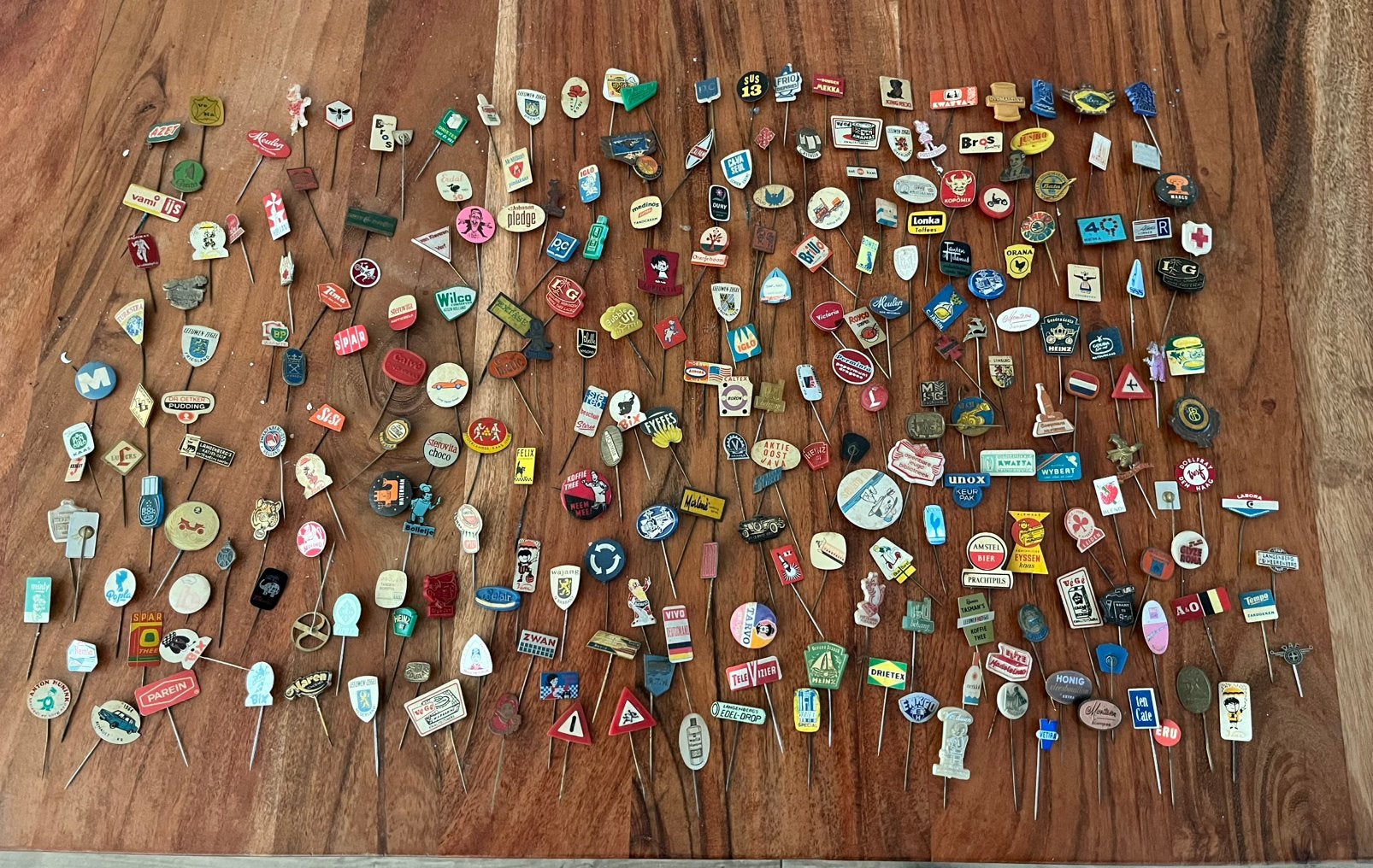 Leuke verzameling vintage speldjes +/-230 stuks, Verzamelen, Ophalen of Verzenden, Gebruikt, Overige onderwerpen, Speldje of Pin