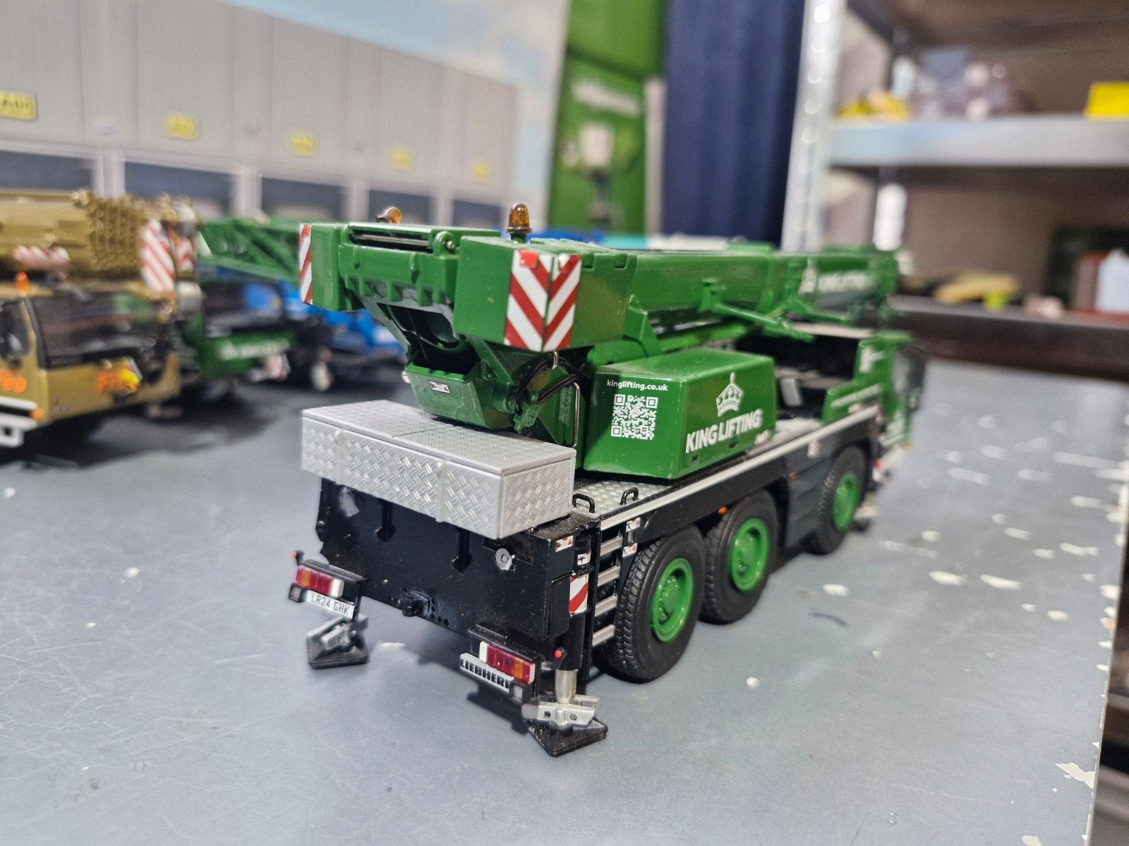Liebherr ltm 1050 wsi king lifting, Hobby en Vrije tijd, Modelauto's | 1:50, Ophalen of Verzenden, Zo goed als nieuw, Hijskraan, Tractor of Landbouw