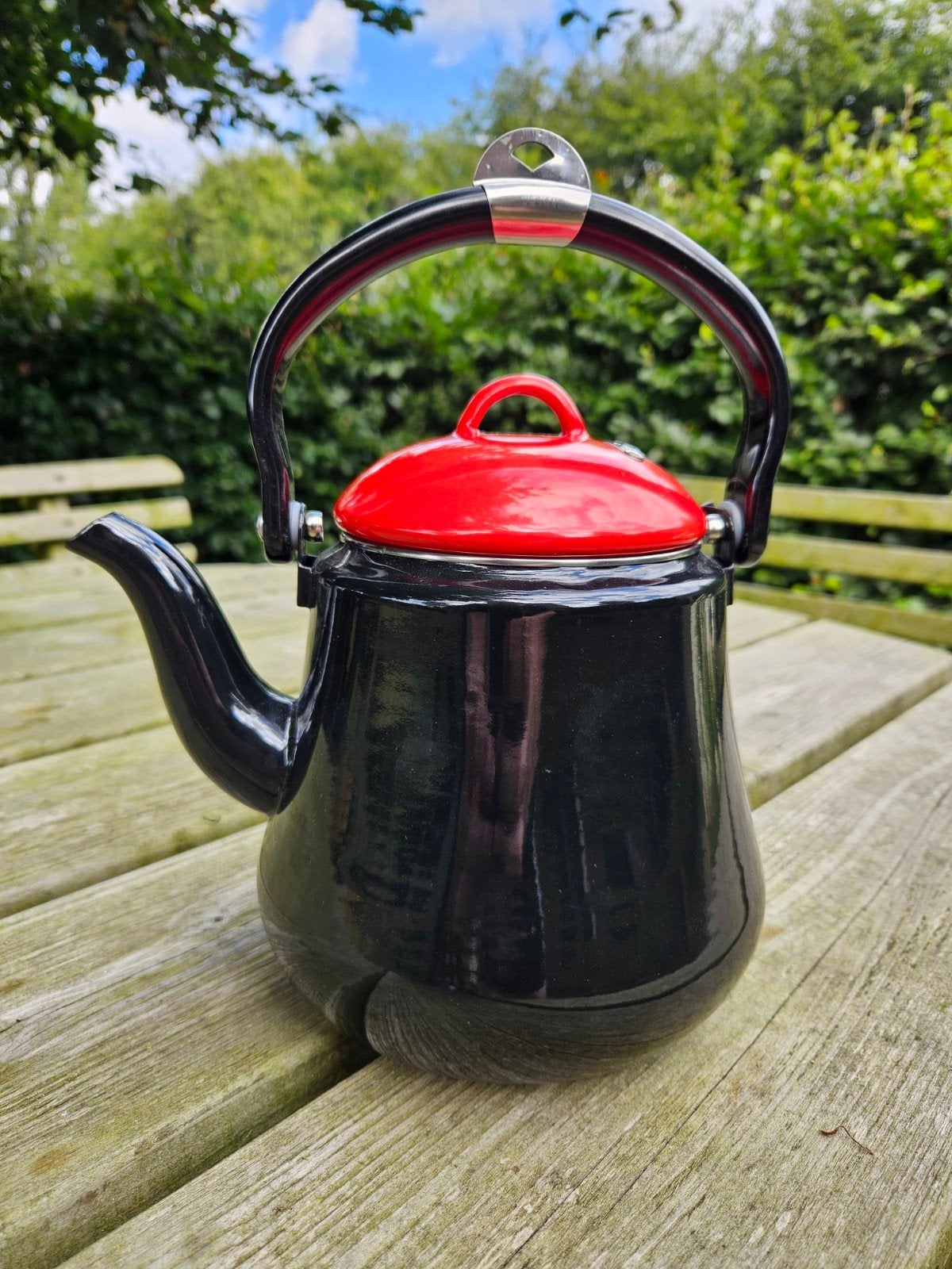 Bon-fire koffie/theeketel zwart met rood deksel, Caravans en Kamperen, Ophalen, Zo goed als nieuw
