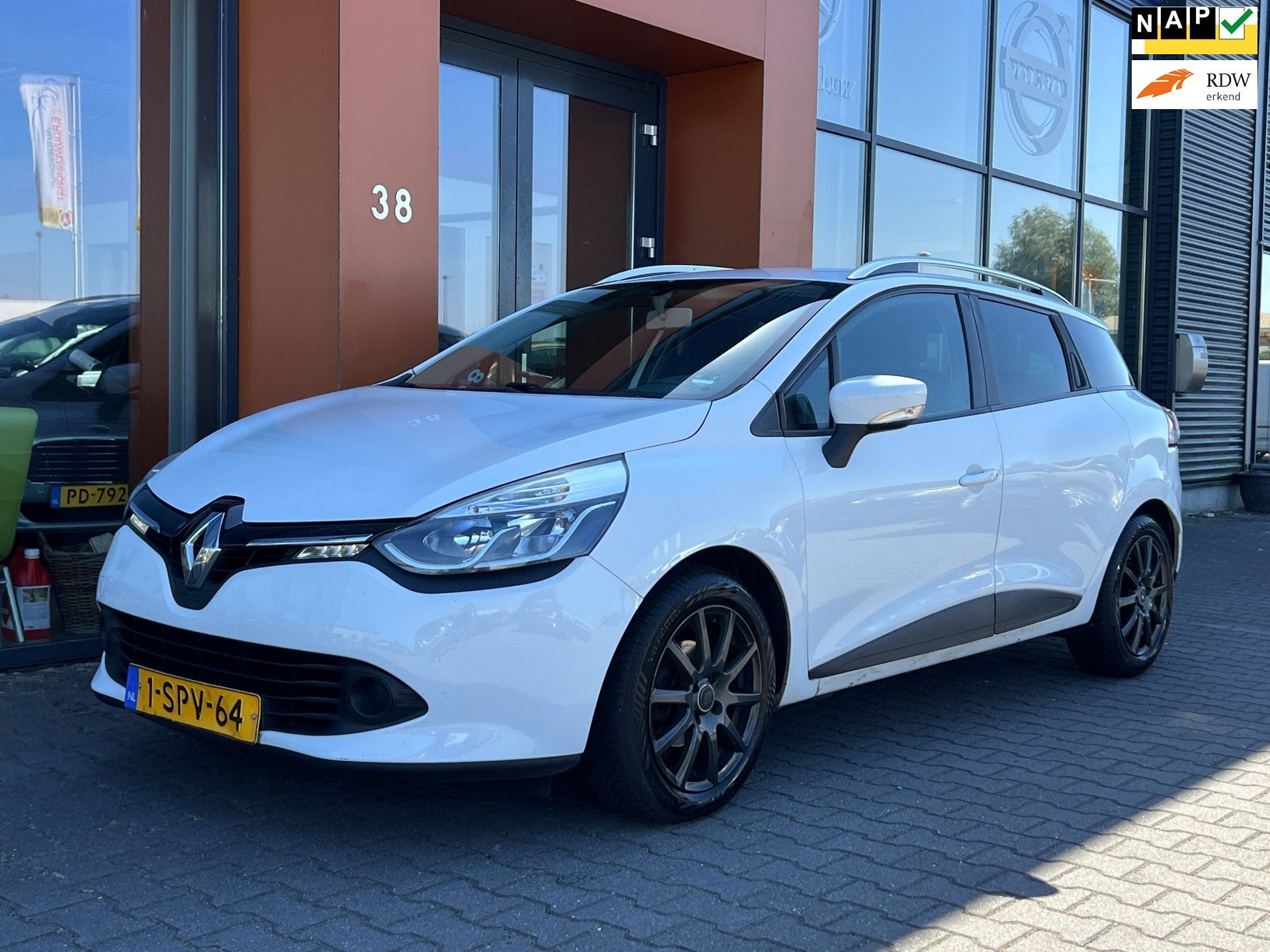 Renault Clio Estate 1.5dCi ECO|Airco|Navi|PDC|Cruise|Bluetoo, Voorwielaandrijving, Euro 5, Gebruikt, 4 cilinders