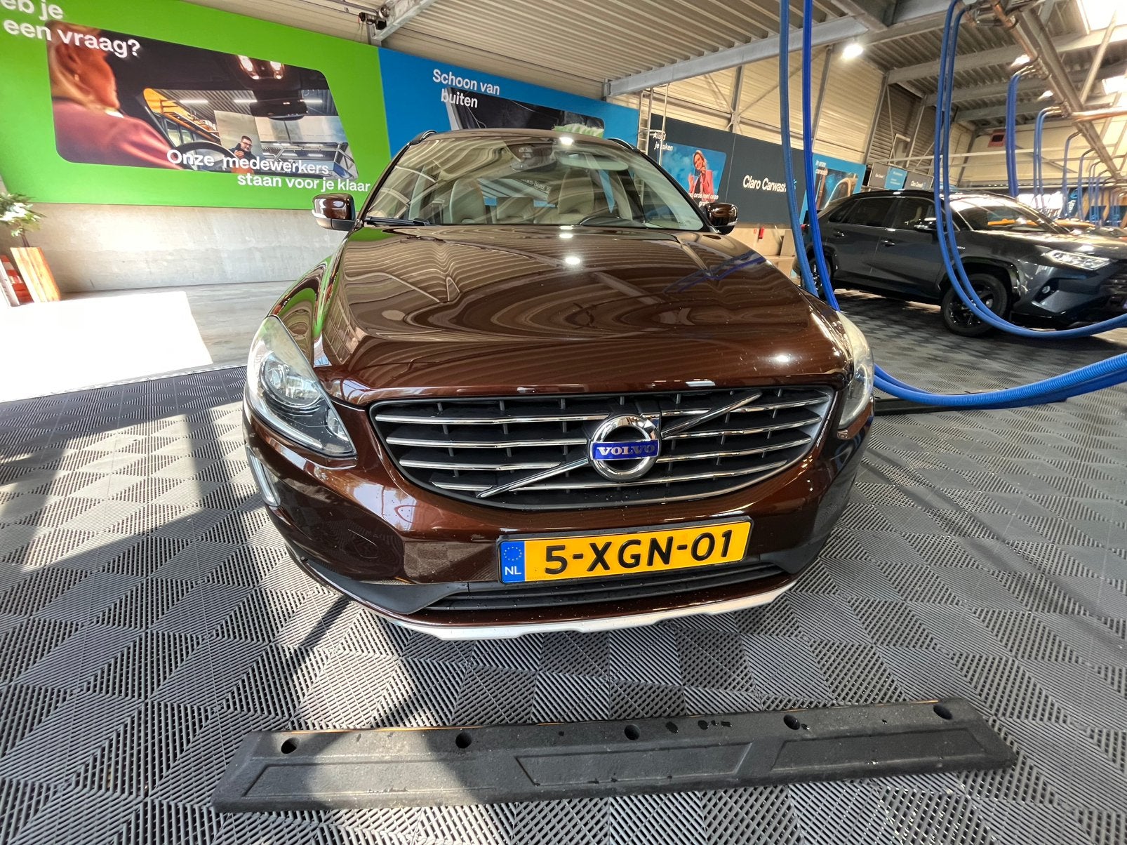 Volvo XC60 2.0 T5 FWD AUT 2014 (Rich Java), 15 km/l, 4 cilinders, 1622 kg, XC60