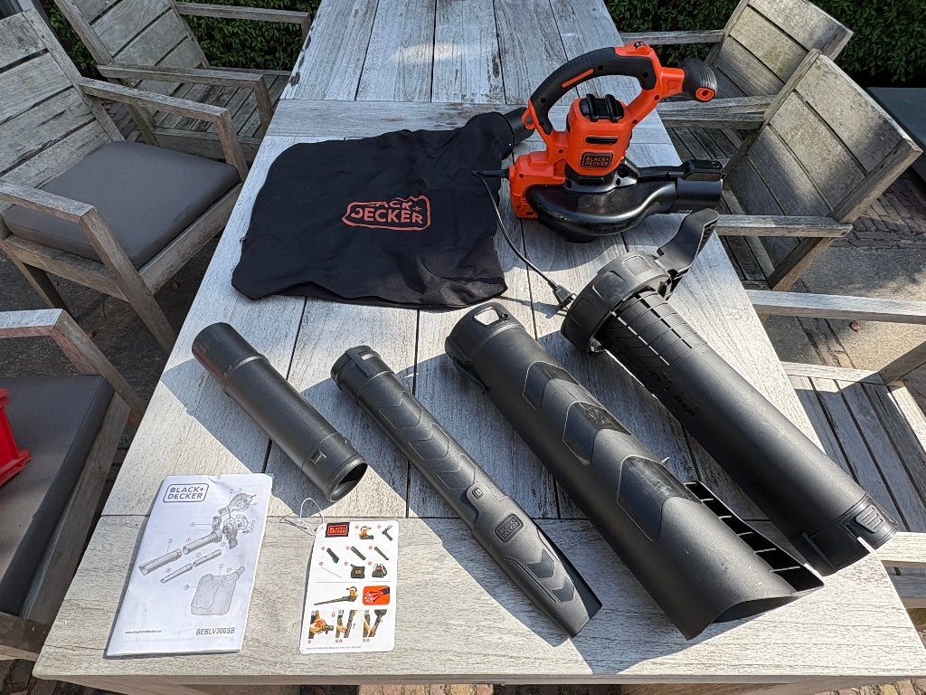 Black & Decker BEBLV300SB 3-in-1 Bladblazer & Zuiger (3000W), Ophalen, Met opvangzak, Handgedragen, Elektrisch