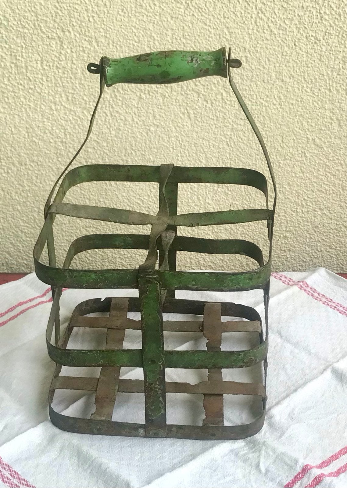 Antieke groene flessenhouder / melkdrager, Ophalen