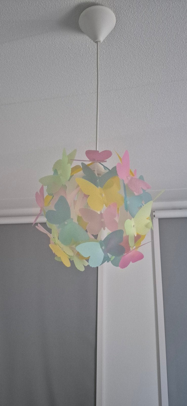 Vlinderlamp voor meisjes slaapkamer - Kleurrijk en speels, Kunststof, Gebruikt, Kindvriendelijk, Speels, Vlinders, E27 (groot)