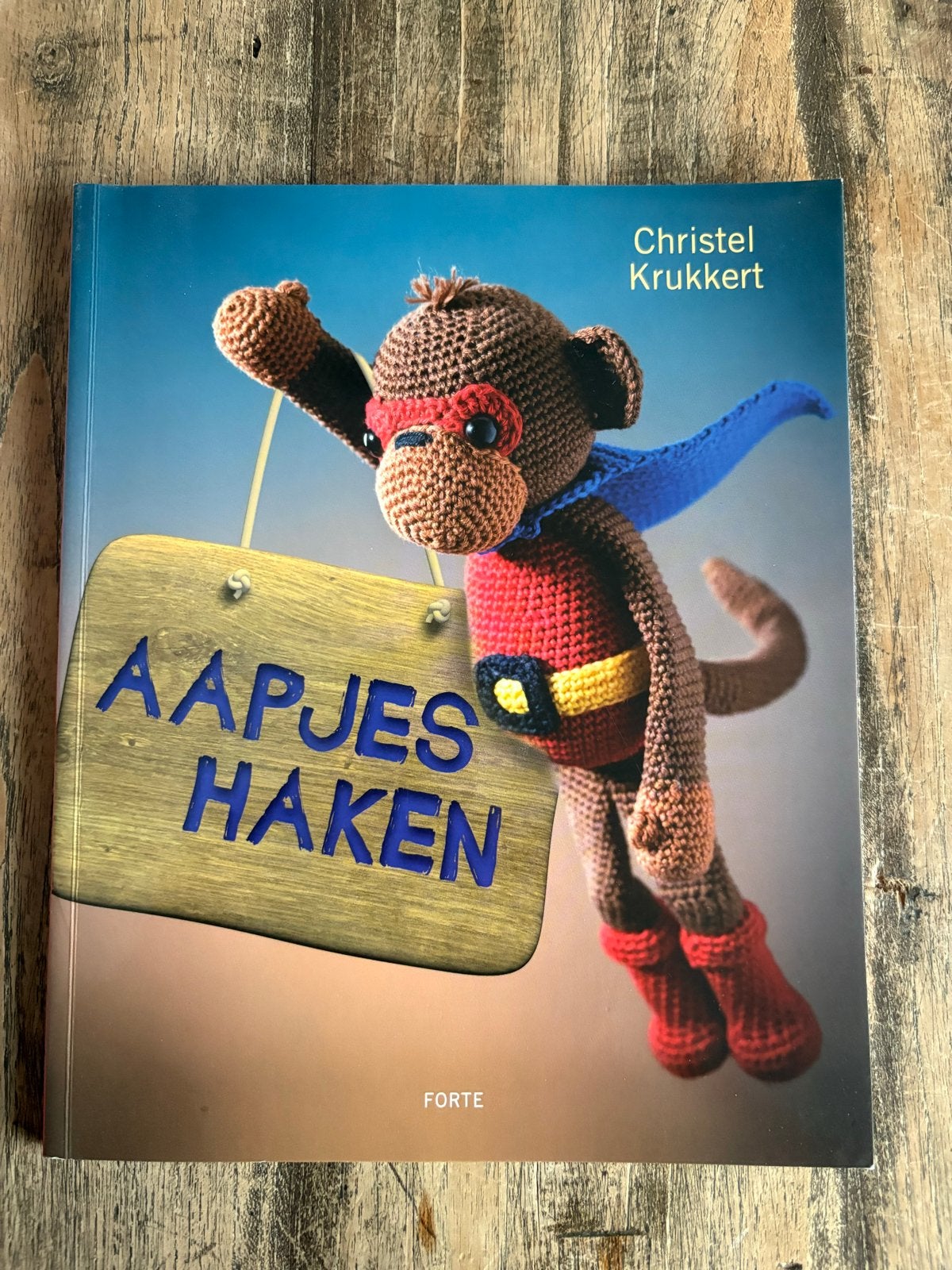Aapjes Haken - Christel Krukkert (Haakboek), Ophalen of Verzenden, Zo goed als nieuw, Haken, Patroon of Boek