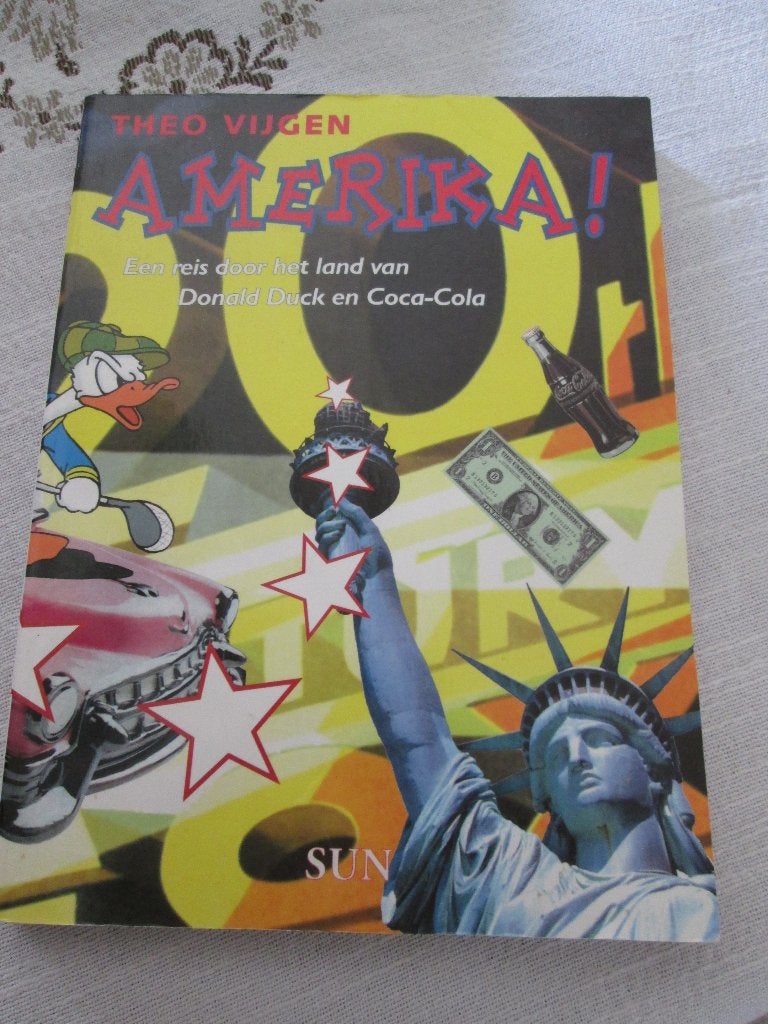 Amerika Theo Vijgen Het land van coca cola en Donald Duck, Ophalen of Verzenden, Zo goed als nieuw, Noord-Amerika