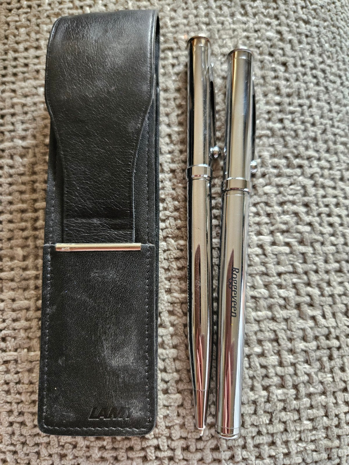 Lamy pennenhouder met 2 pennen/ roggeveen, Verzamelen, Pennenverzamelingen, Ophalen of Verzenden, Balpen, Overige merken