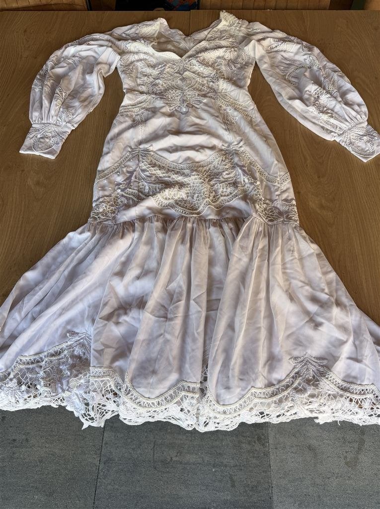 Karen Millen Ivoorwitte Kanten Jurk - UK 10, Maat 38/40 (M), Zwart, Ophalen of Verzenden, Zo goed als nieuw