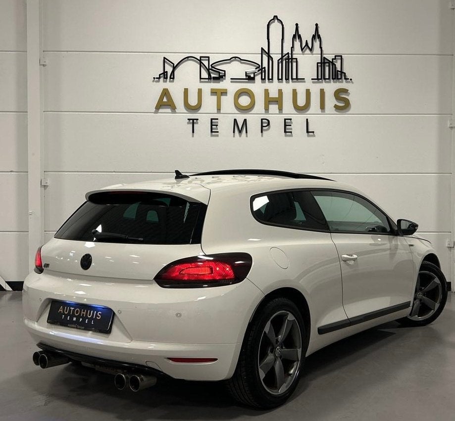 Volkswagen Scirocco 1.4 TSI Edition Nap Airco Navi Pano R Li, Voorwielaandrijving, Euro 5, Gebruikt, Zwart