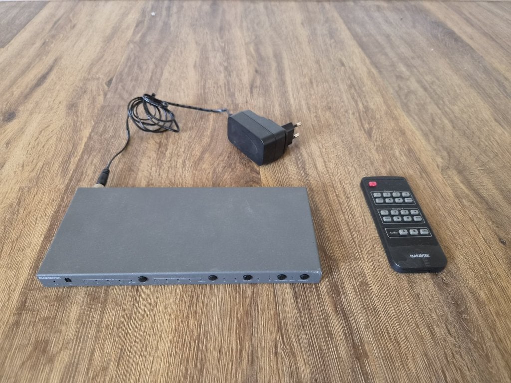 Marmitek Connect 540 UHD 4K HDMI matrix switch 4 in 2 uit, Ophalen of Verzenden, Zo goed als nieuw
