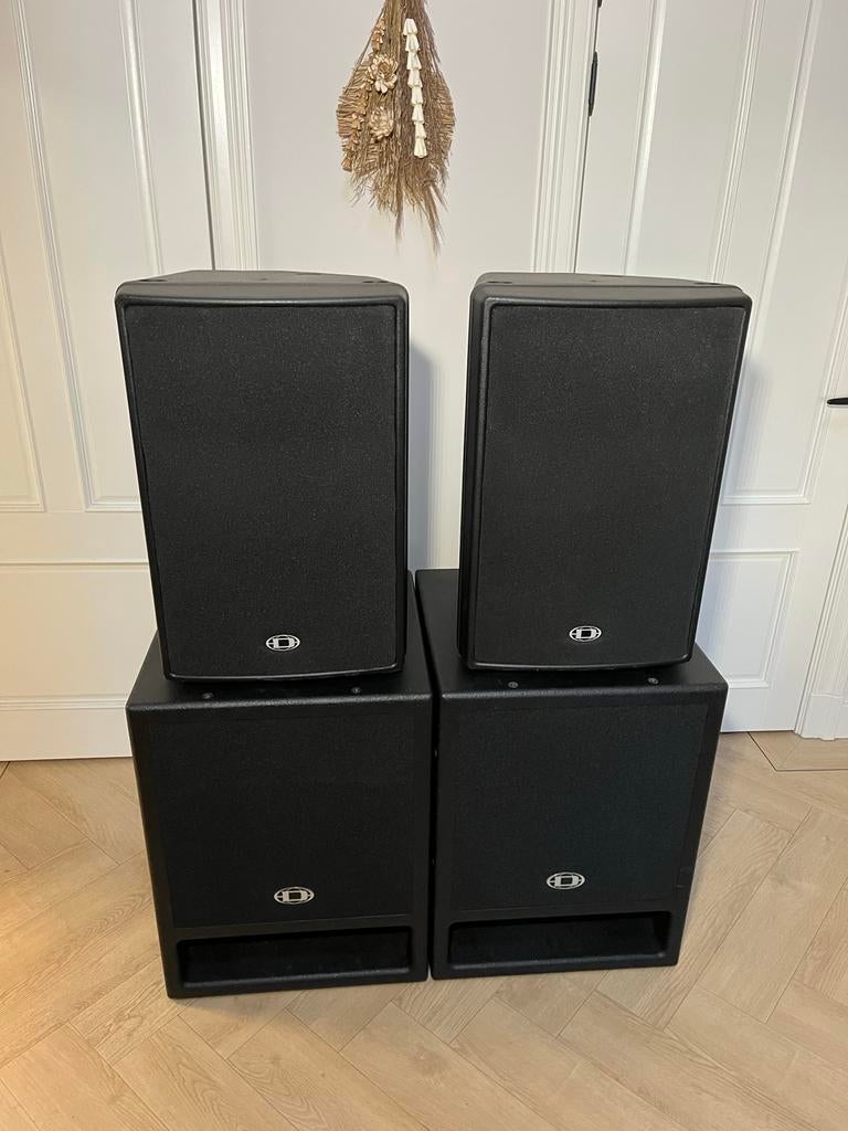 Dynacord D-Lite SUB118 set met D15.3 inclusief hoezen, Gebruikt, Dynacord, Dynacord, Dynacord