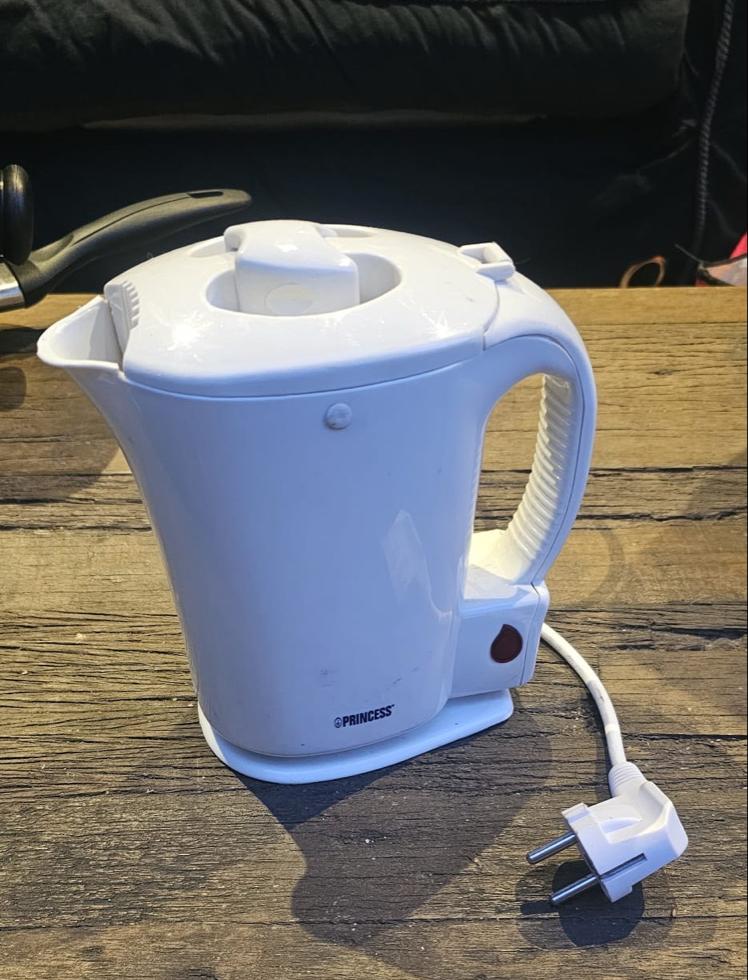 Compacte Princess Camping Waterkoker - Ideaal voor Reizen, Caravans en Kamperen, Ophalen of Verzenden, Gebruikt