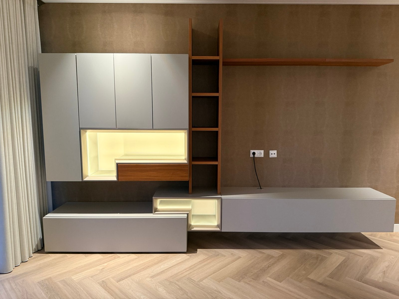 Complete TV-wand / wandmeubel met verlichting – 360 x 240 cm, Ophalen, Zo goed als nieuw