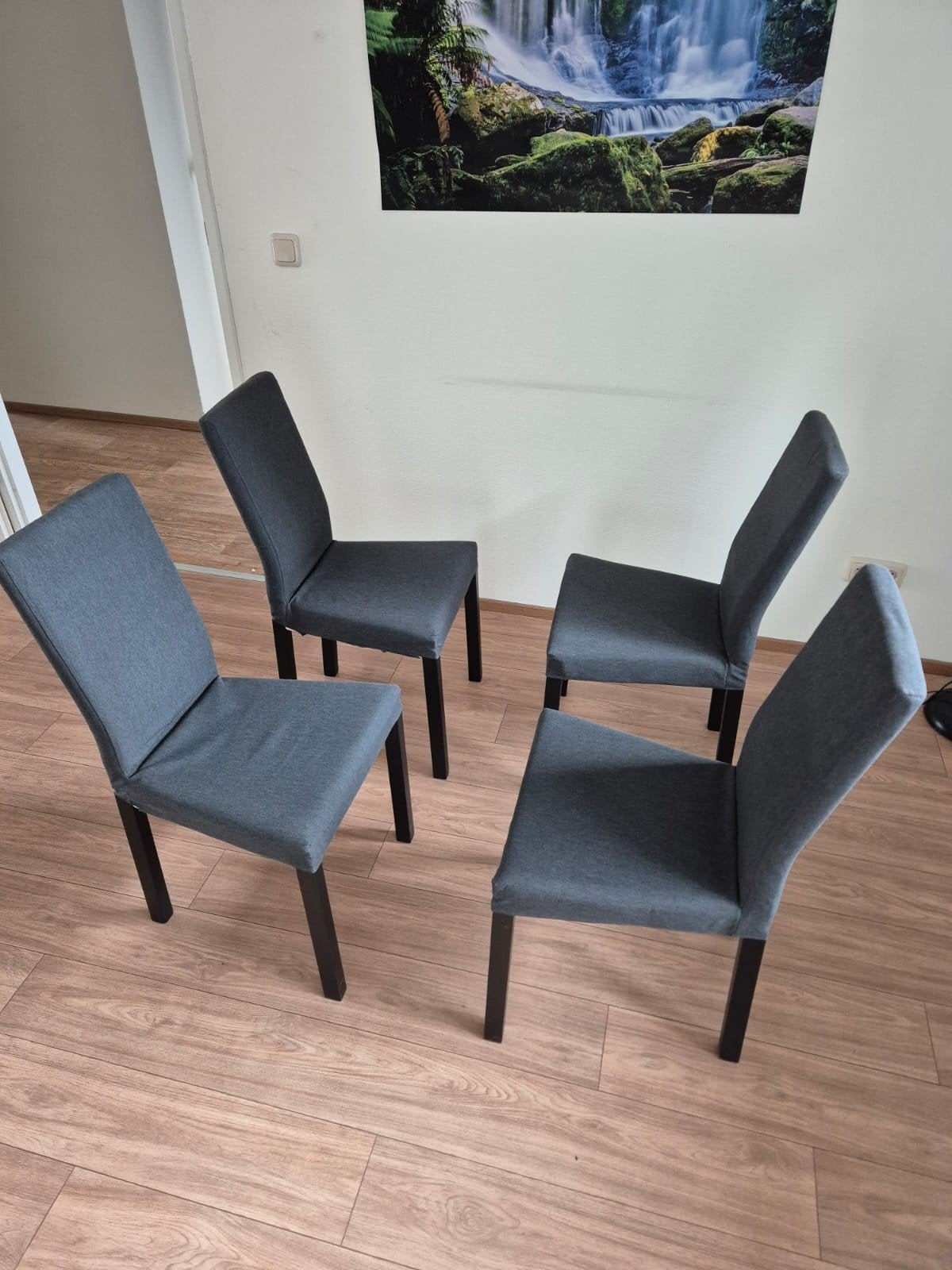 4 mooie grijze eetkamerstoelen stapelbaar, Ophalen, Grijs