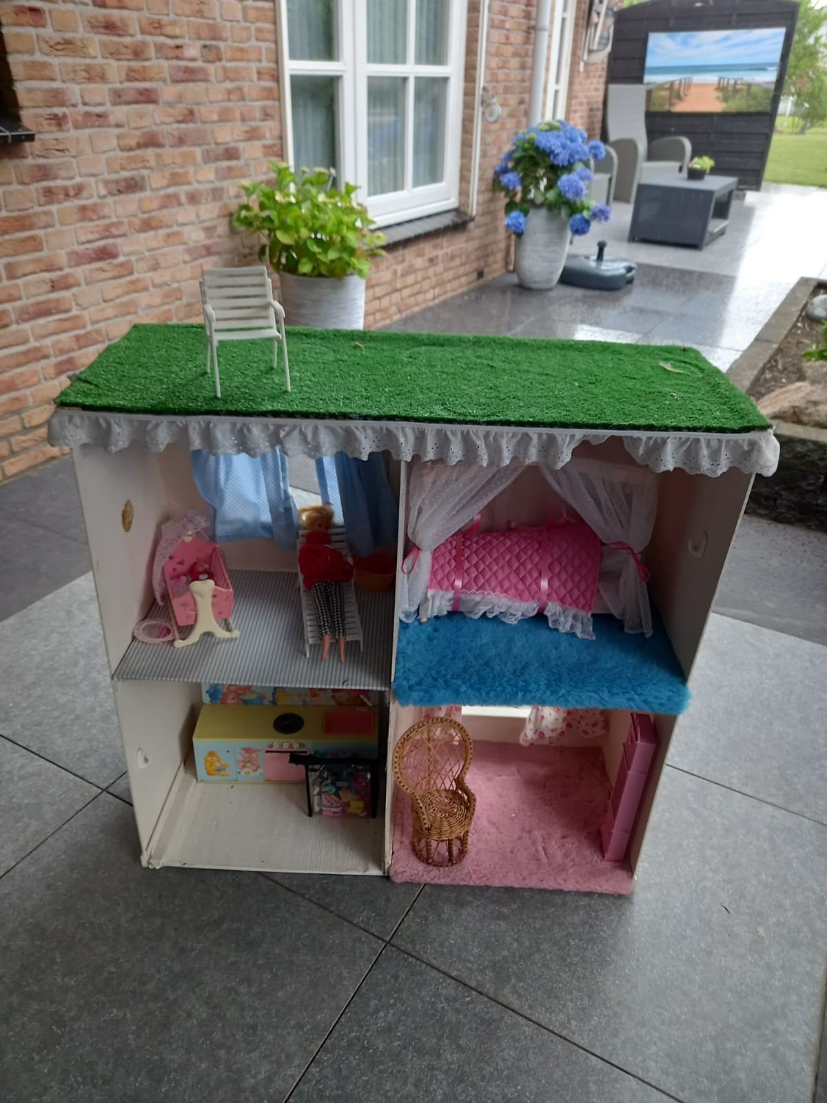 Leuk poppenhuis / Barbie huis - Super leuk!, Kinderen en Baby's, Speelgoed | Poppen, Ophalen, Zo goed als nieuw, Barbie