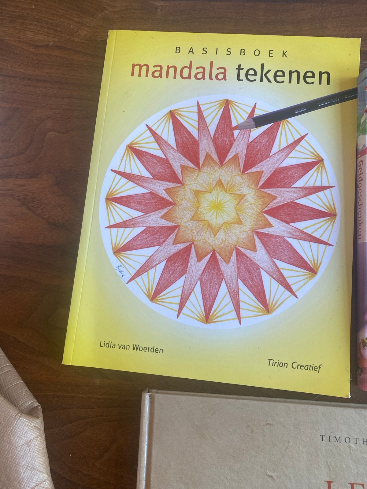 Basisboek Mandala Tekenen - Lidia van Woerden, Ophalen of Verzenden, Zo goed als nieuw, Tekenen en Schilderen