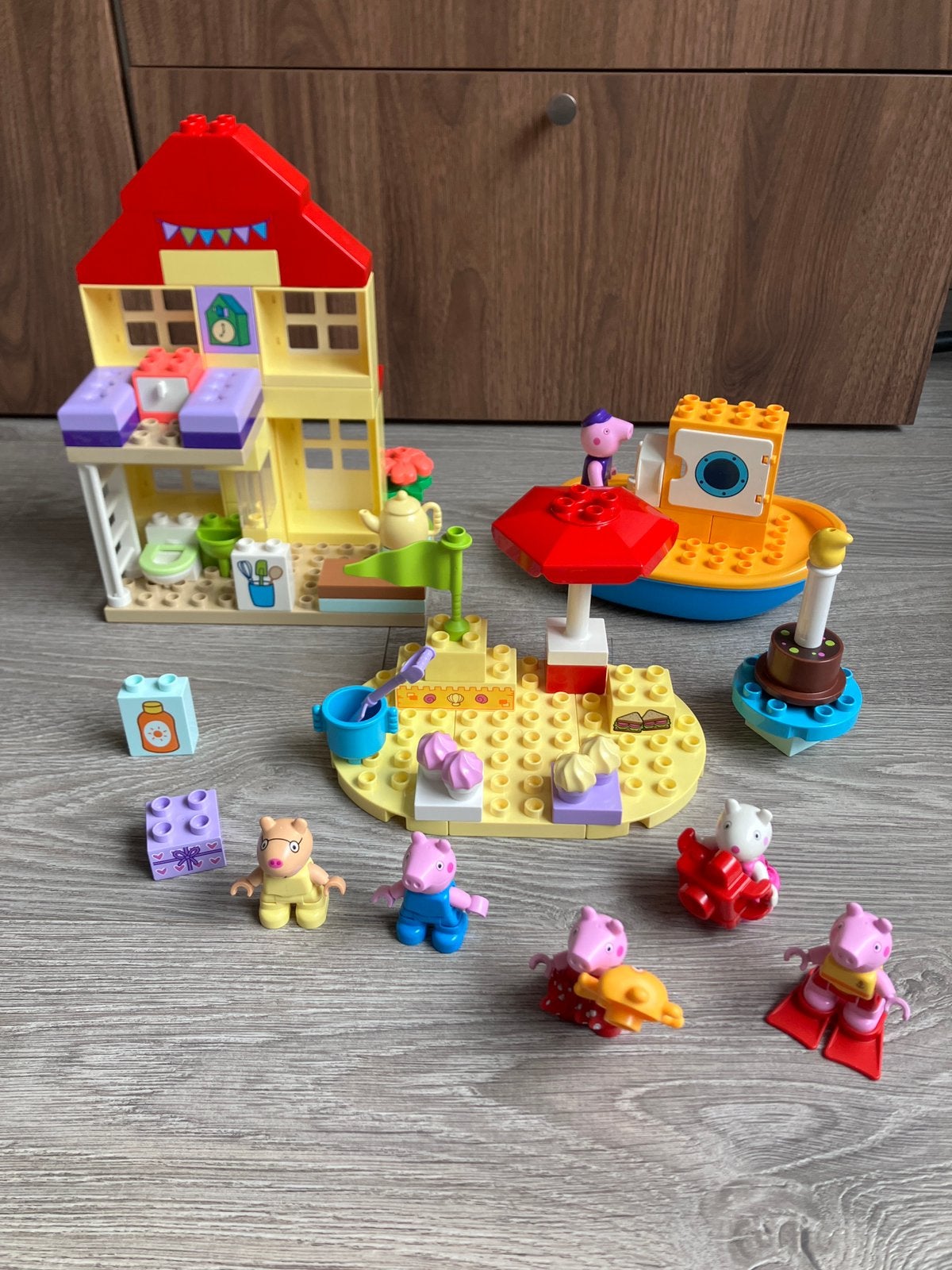 Lego duplo Peppa Big set (huis en boot), Ophalen of Verzenden, Zo goed als nieuw, Duplo