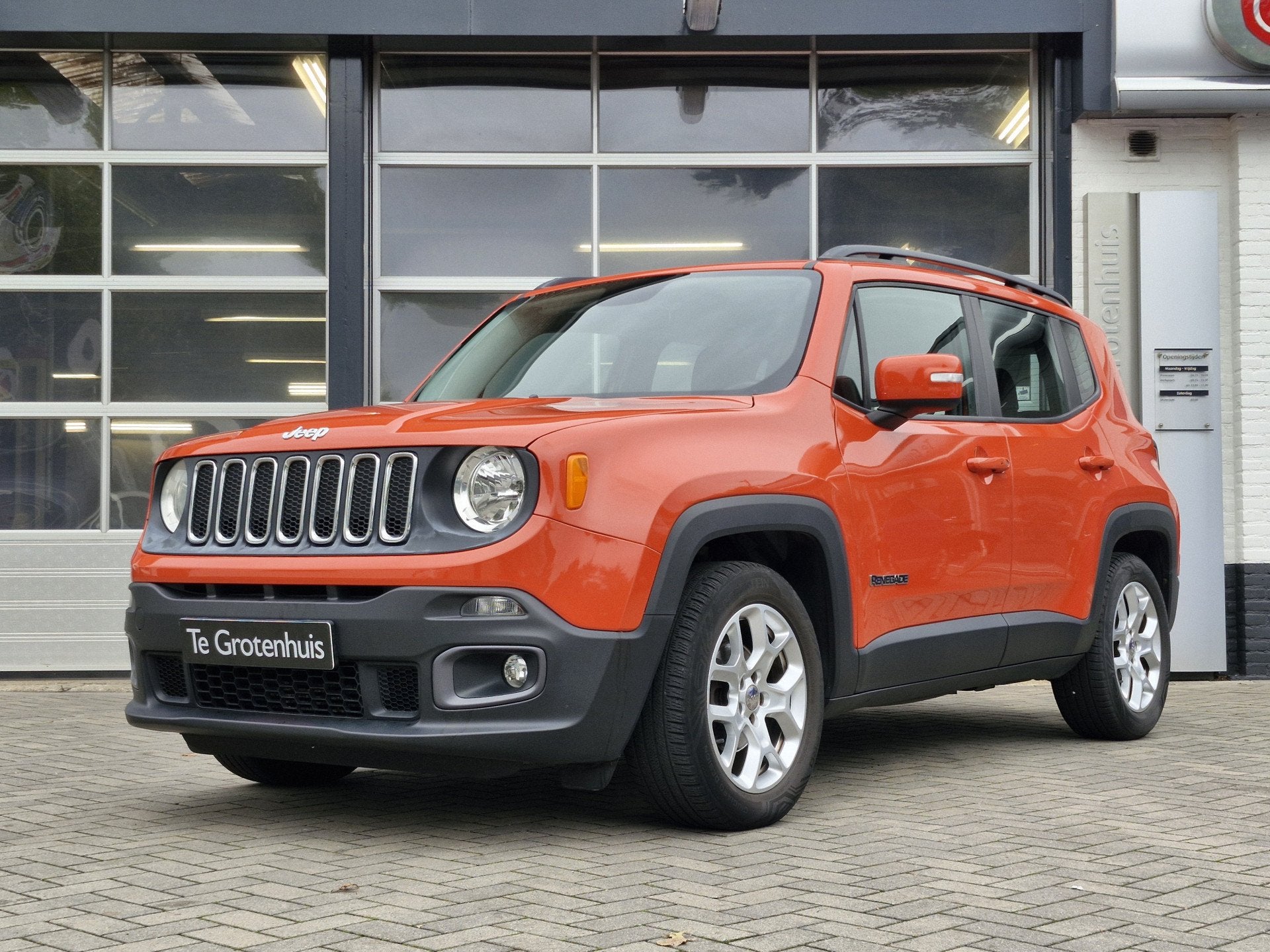 Jeep Renegade Longitude 1.4 140PK (bj 2015), Auto's, Jeep, Voorwielaandrijving, Stof, Gebruikt, 400 kg