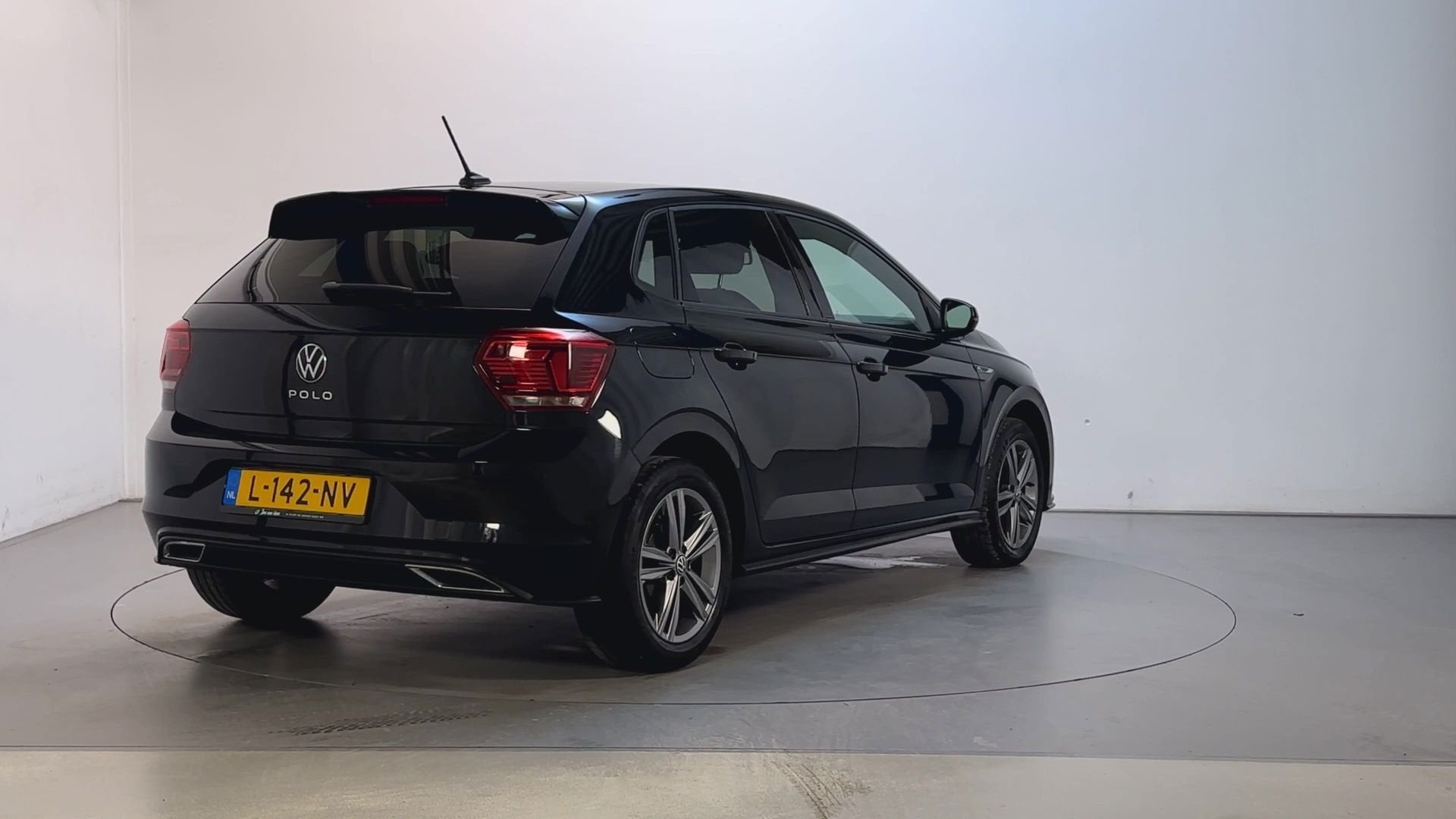 Volkswagen Polo 1.0 TSI Highline Business R R-Line Virtual C, Auto's, Voorwielaandrijving, Dealer onderhouden, 1063 kg, Gebruikt