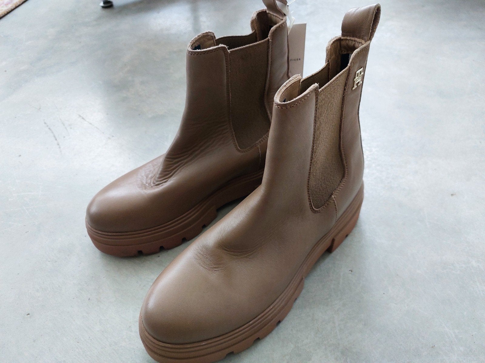 Chelsea Boots maat 37 Tommy Hilfiger, Kleding | Dames, Schoenen, Beige, Lage of Enkellaarzen, Nieuw, Ophalen of Verzenden