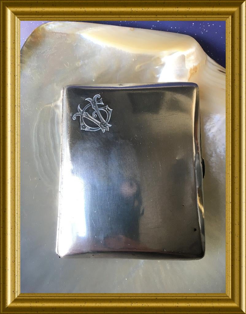 Zilveren (800) sigarettendoosje/ sigarettenkoker monogram, Antiek en Kunst, Antiek | Goud en Zilver, Ophalen of Verzenden, Zilver