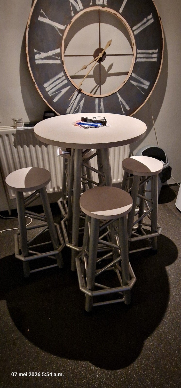 Mooie tafel met bakrukken., Ophalen of Verzenden, Zo goed als nieuw, 60 tot 90 cm