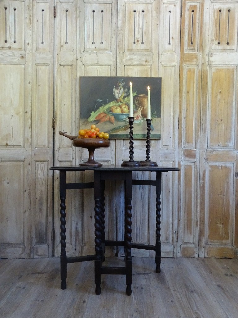 Engelse hangoor tafel, Ophalen