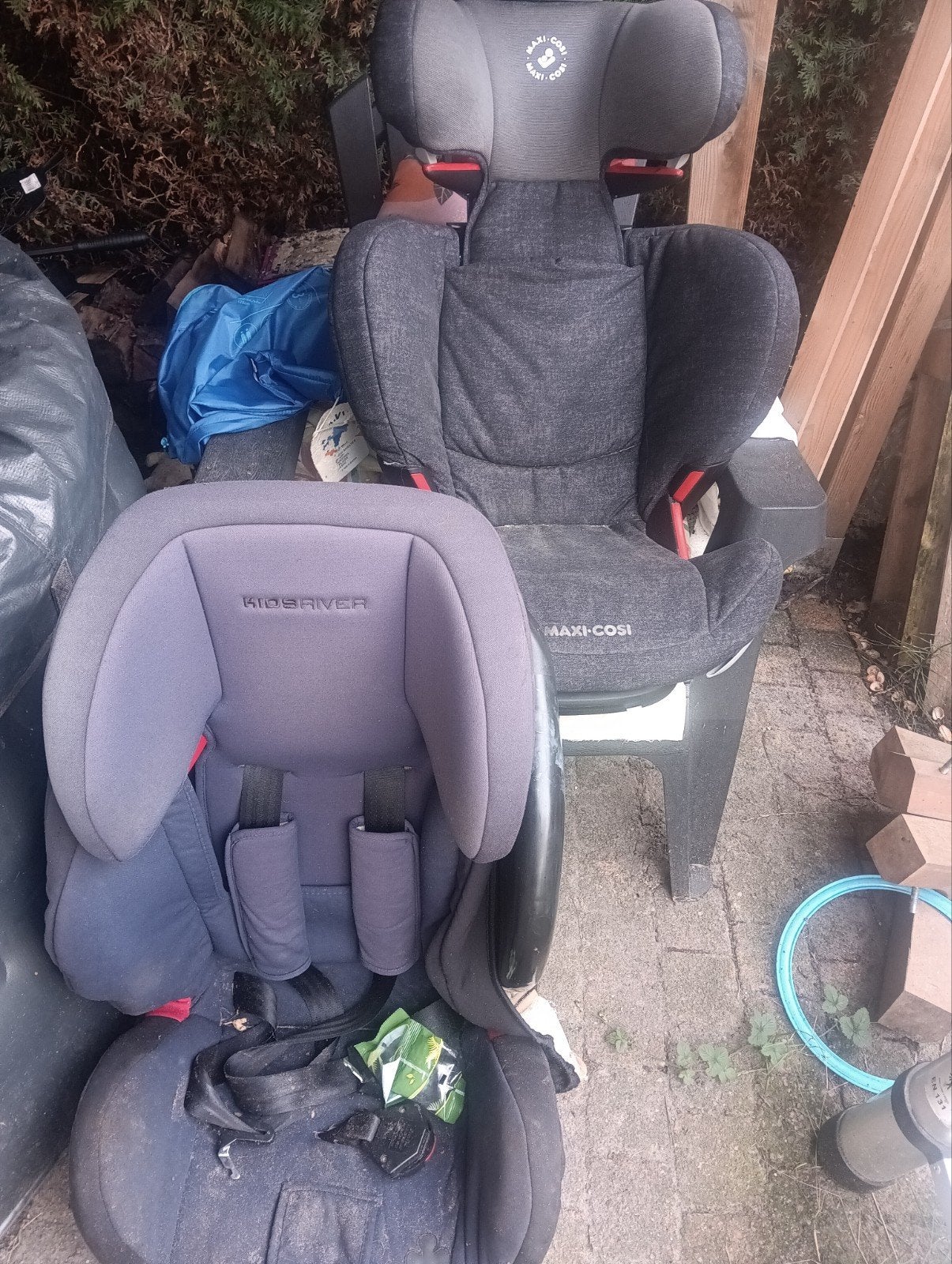 Twee kinderstoeltjes - Maxi-Cosi en Kidsaver