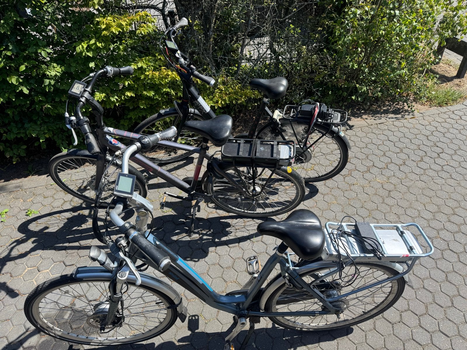 Te koop: 3 elektrische fietsen – €600 voor alle 3, Gebruikt, 51 tot 55 cm, 30 tot 50 km per accu, Ophalen